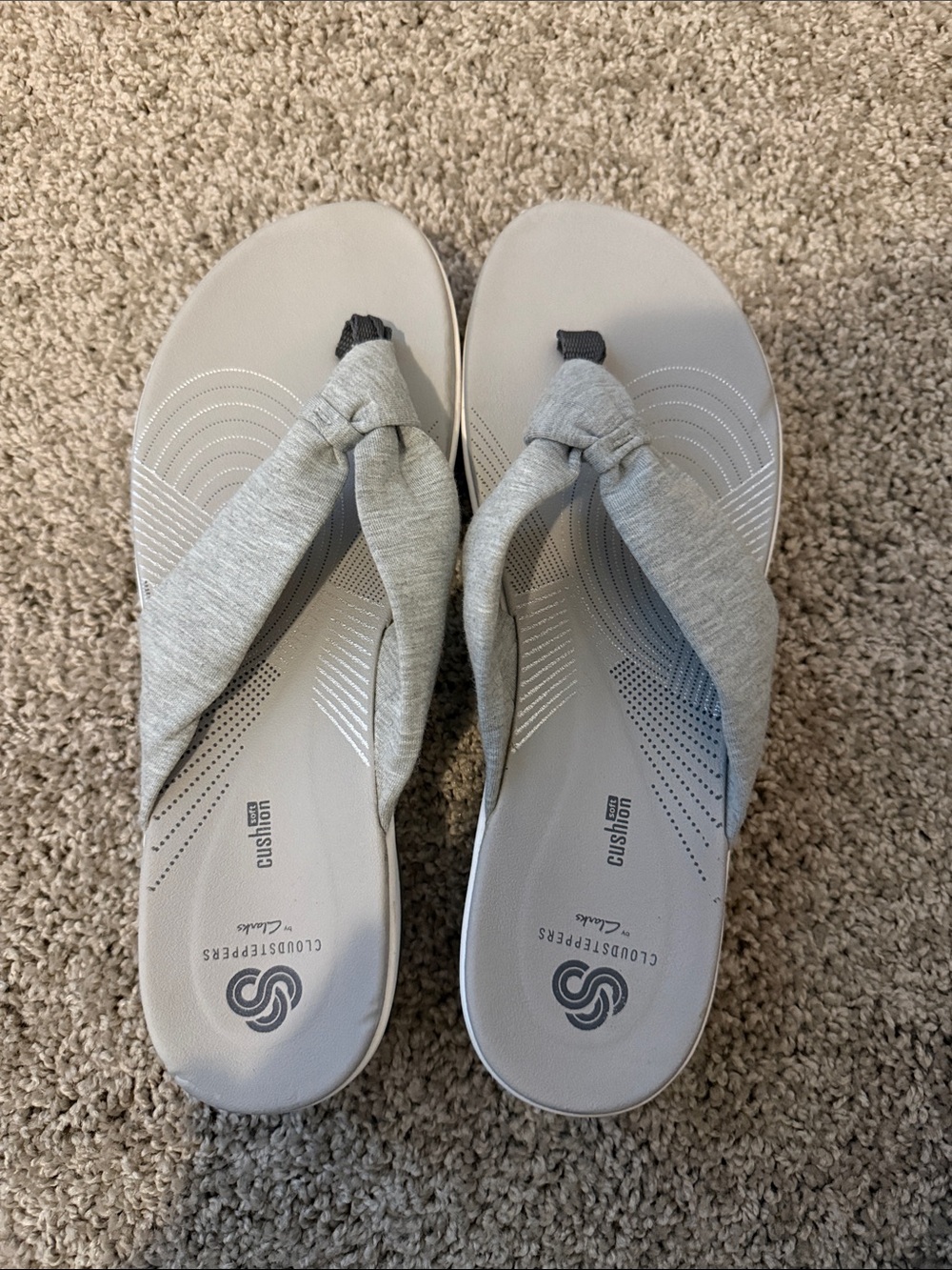 Clark’s cloudsteppers flip flops size 10